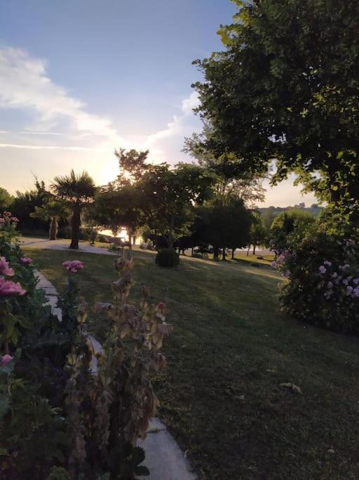 Saramon Grande Maison Avec Vue Sur Le Lac מראה חיצוני תמונה